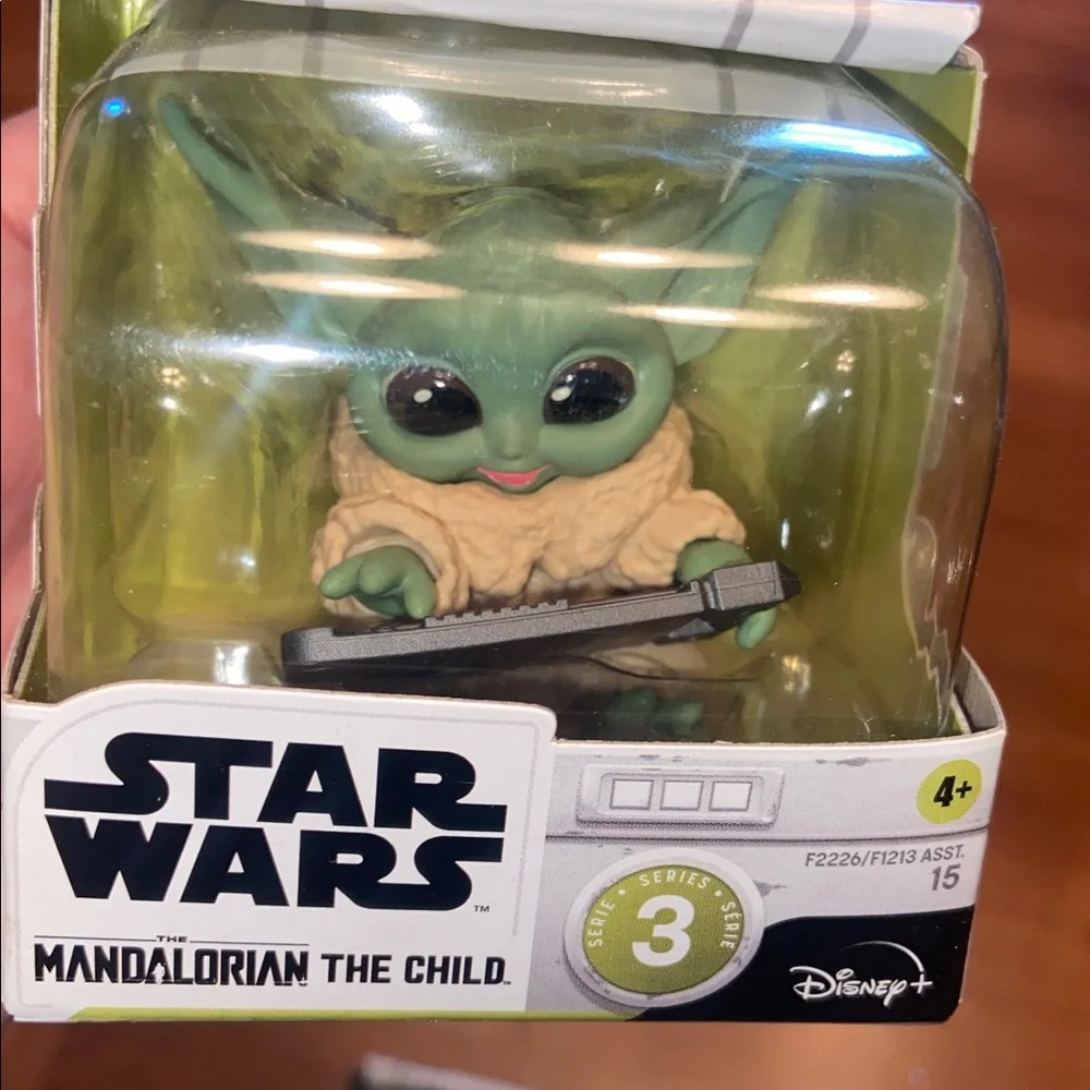 Star Wars The Bounty Collection Series 3 Grogu (The Child) collectible figures